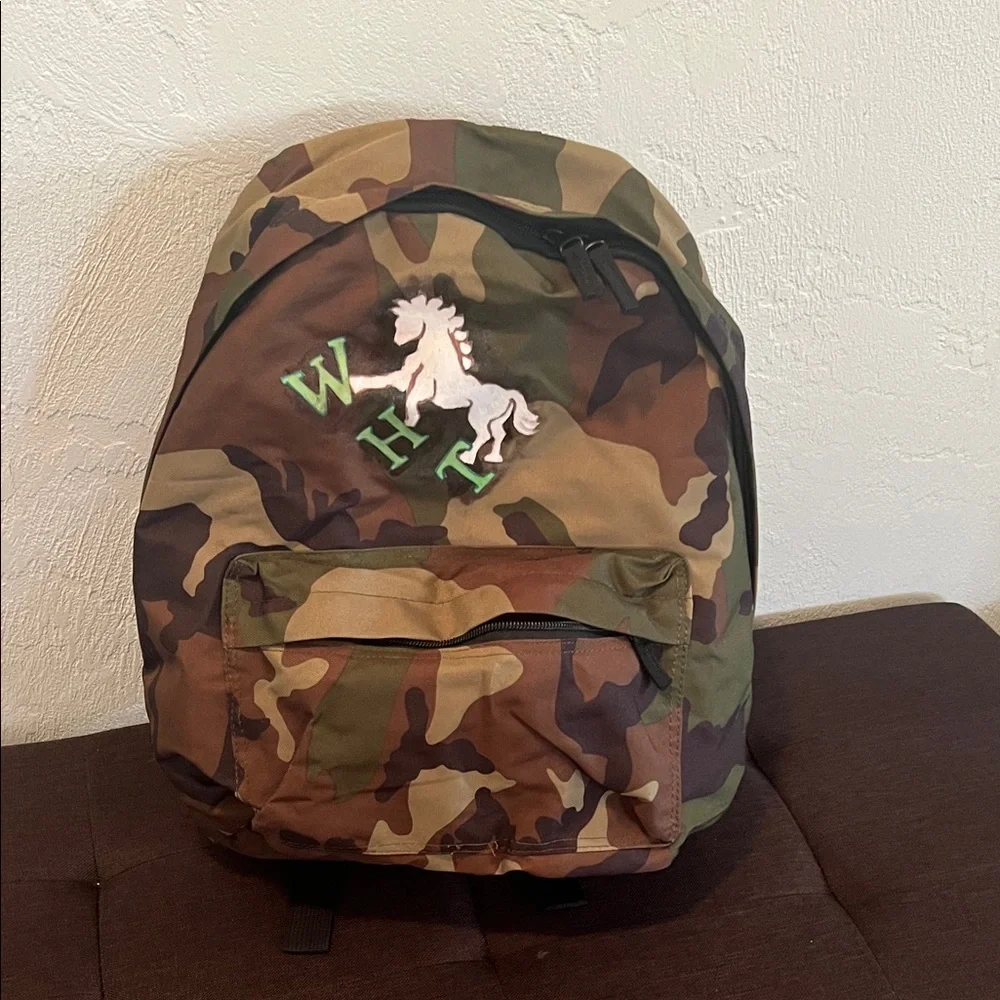 ( 0317) Unisex Camouflage Laptop 13 in. Backpack with Embroidered Logo WHT Horse